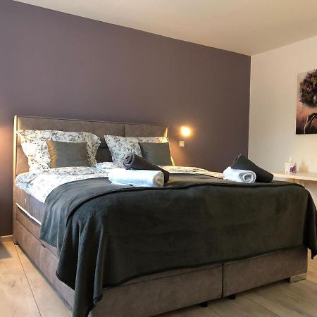 Apartman Bloom Osijek Buitenkant foto