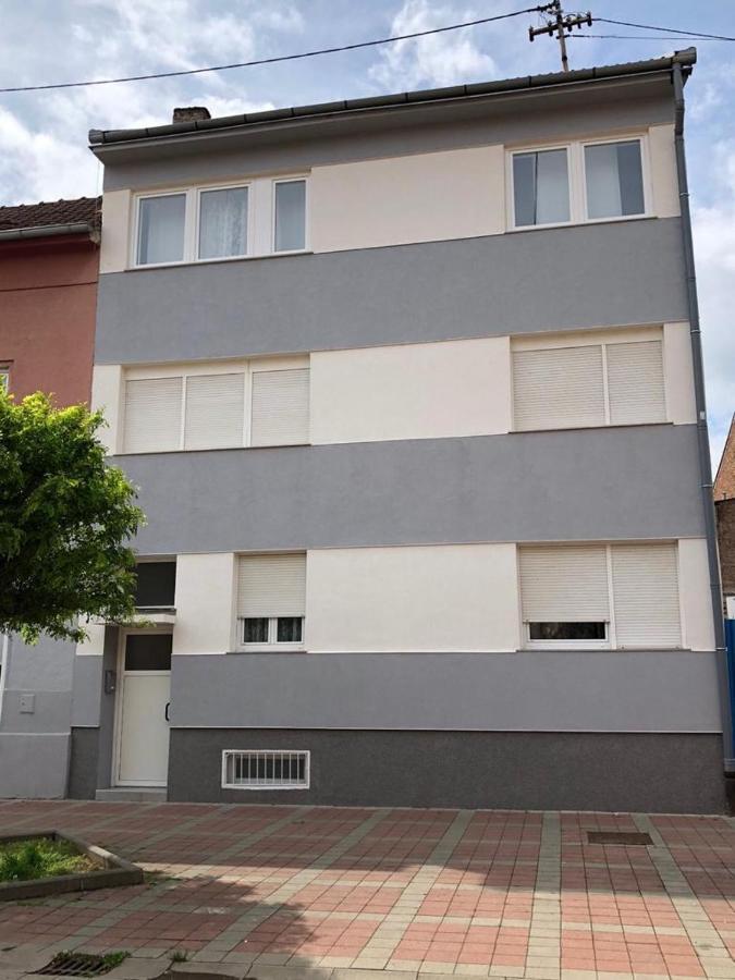 Apartman Bloom Osijek Buitenkant foto