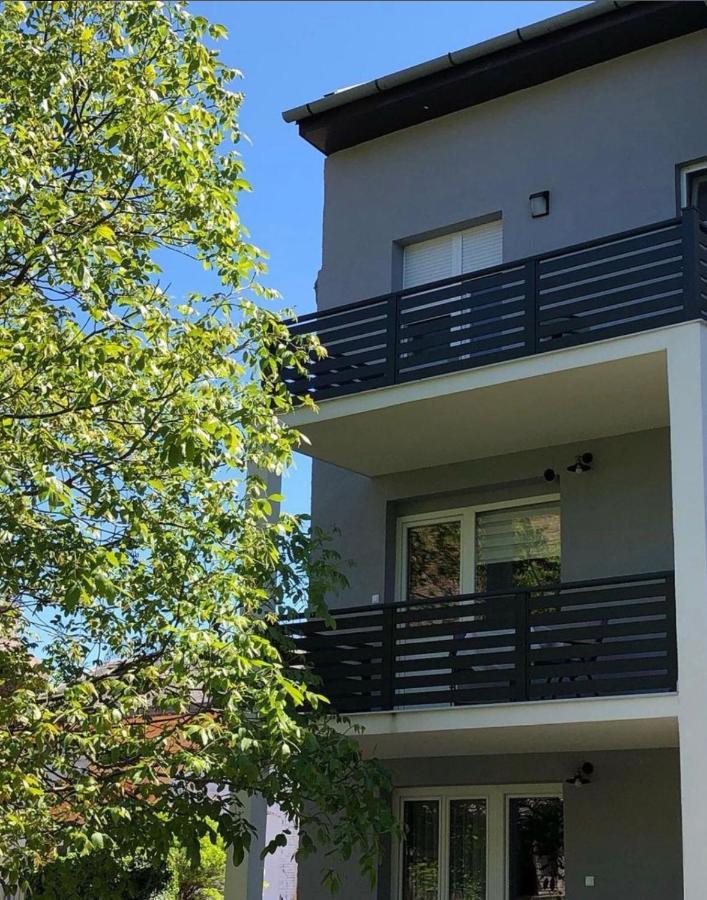 Apartman Bloom Osijek Buitenkant foto