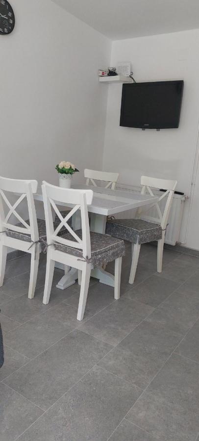 Apartman Bloom Osijek Buitenkant foto