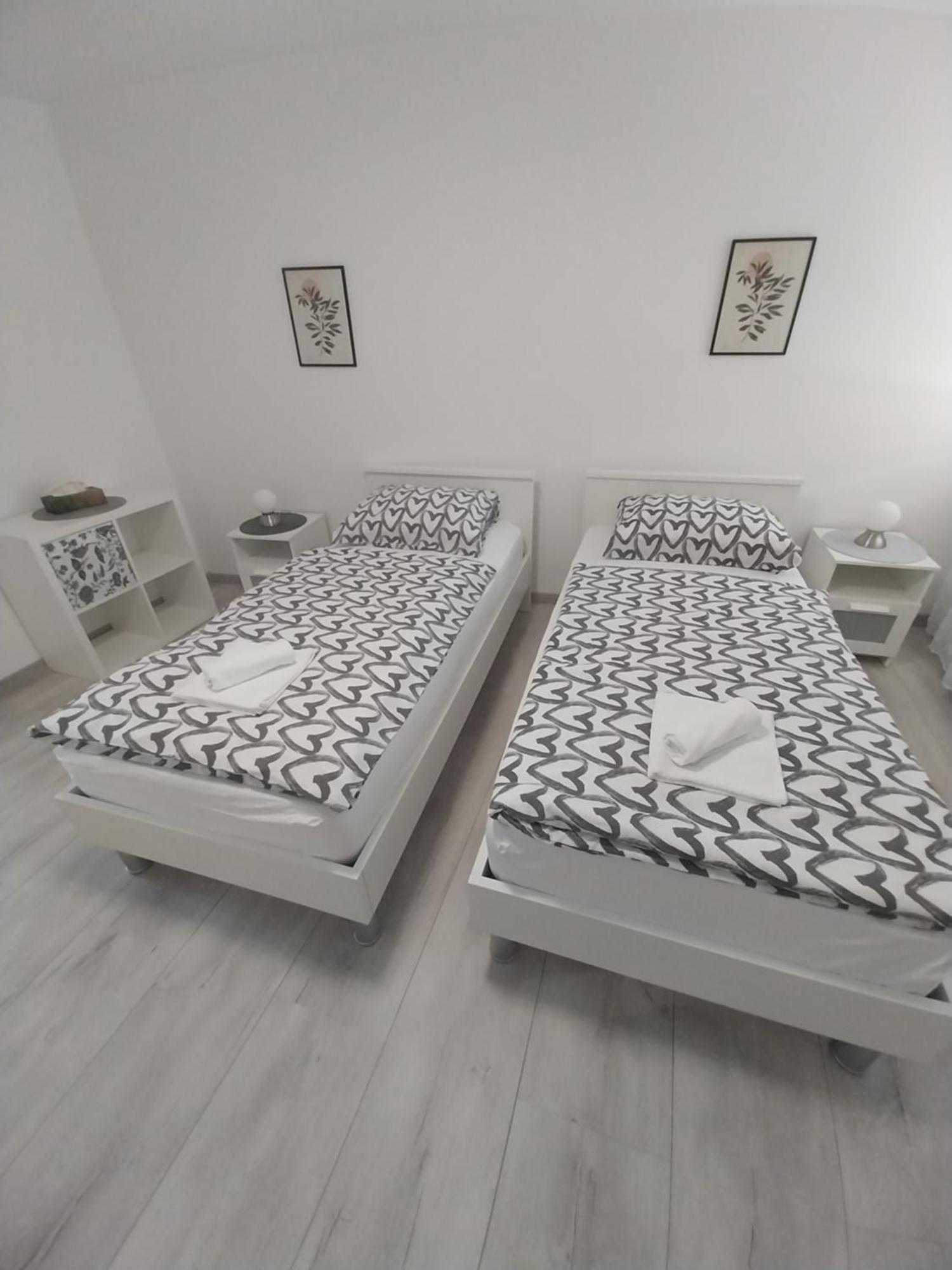Apartman Bloom Osijek Buitenkant foto