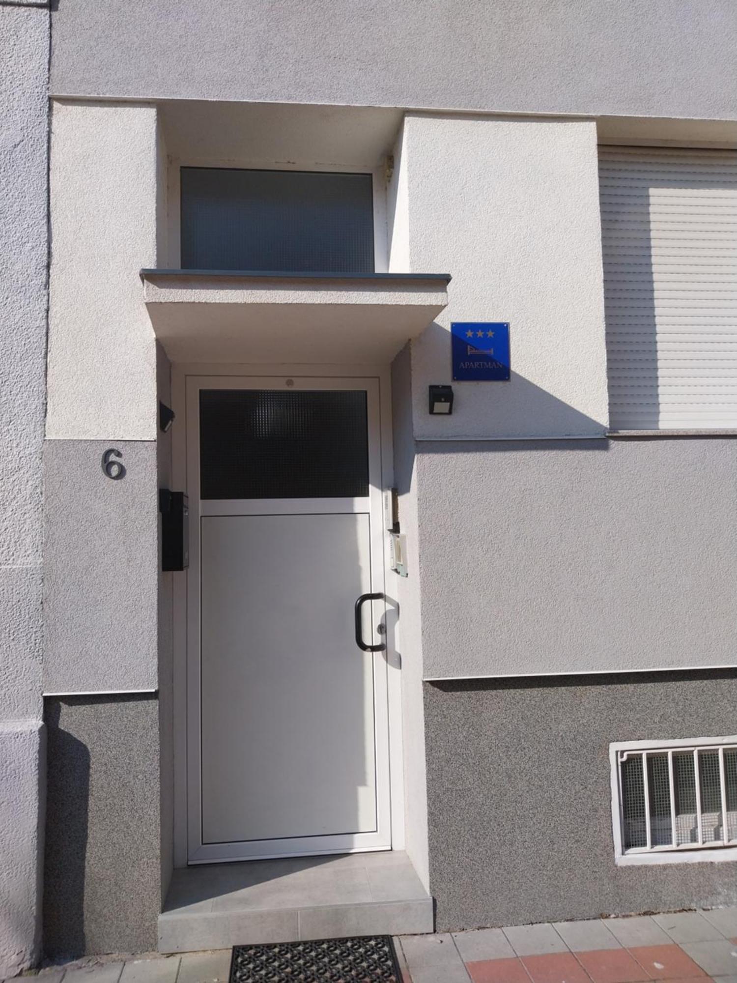 Apartman Bloom Osijek Buitenkant foto