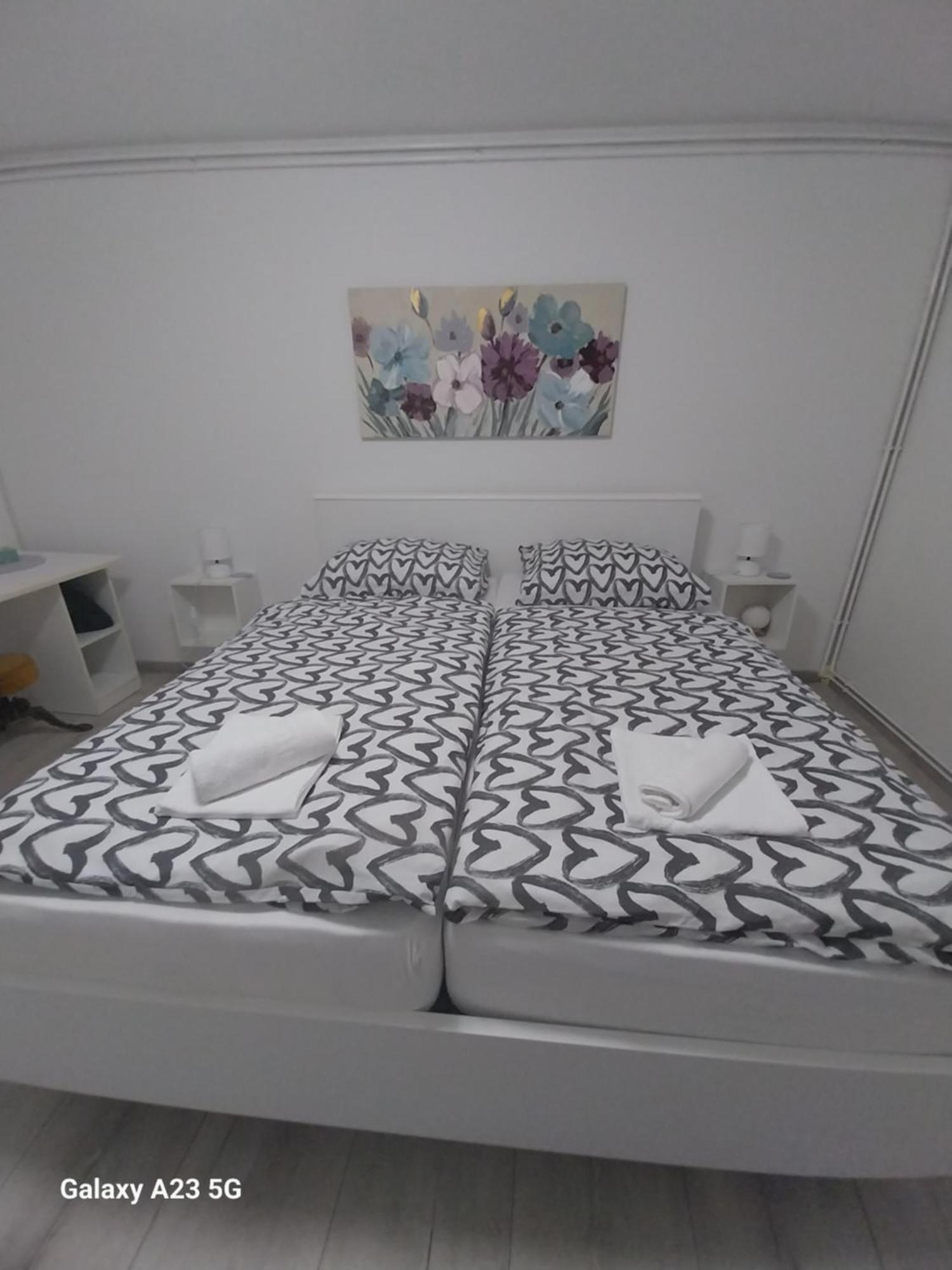 Apartman Bloom Osijek Buitenkant foto
