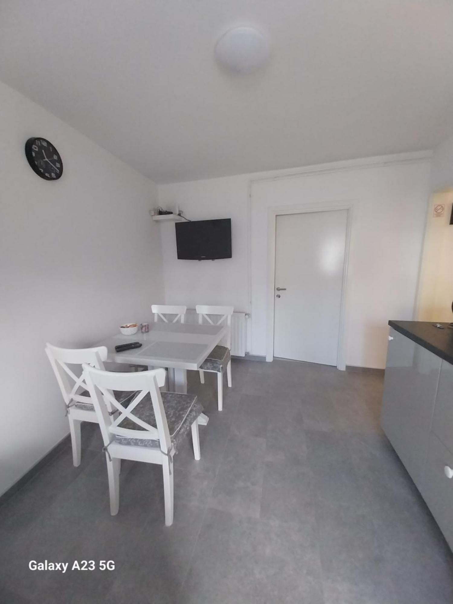 Apartman Bloom Osijek Buitenkant foto