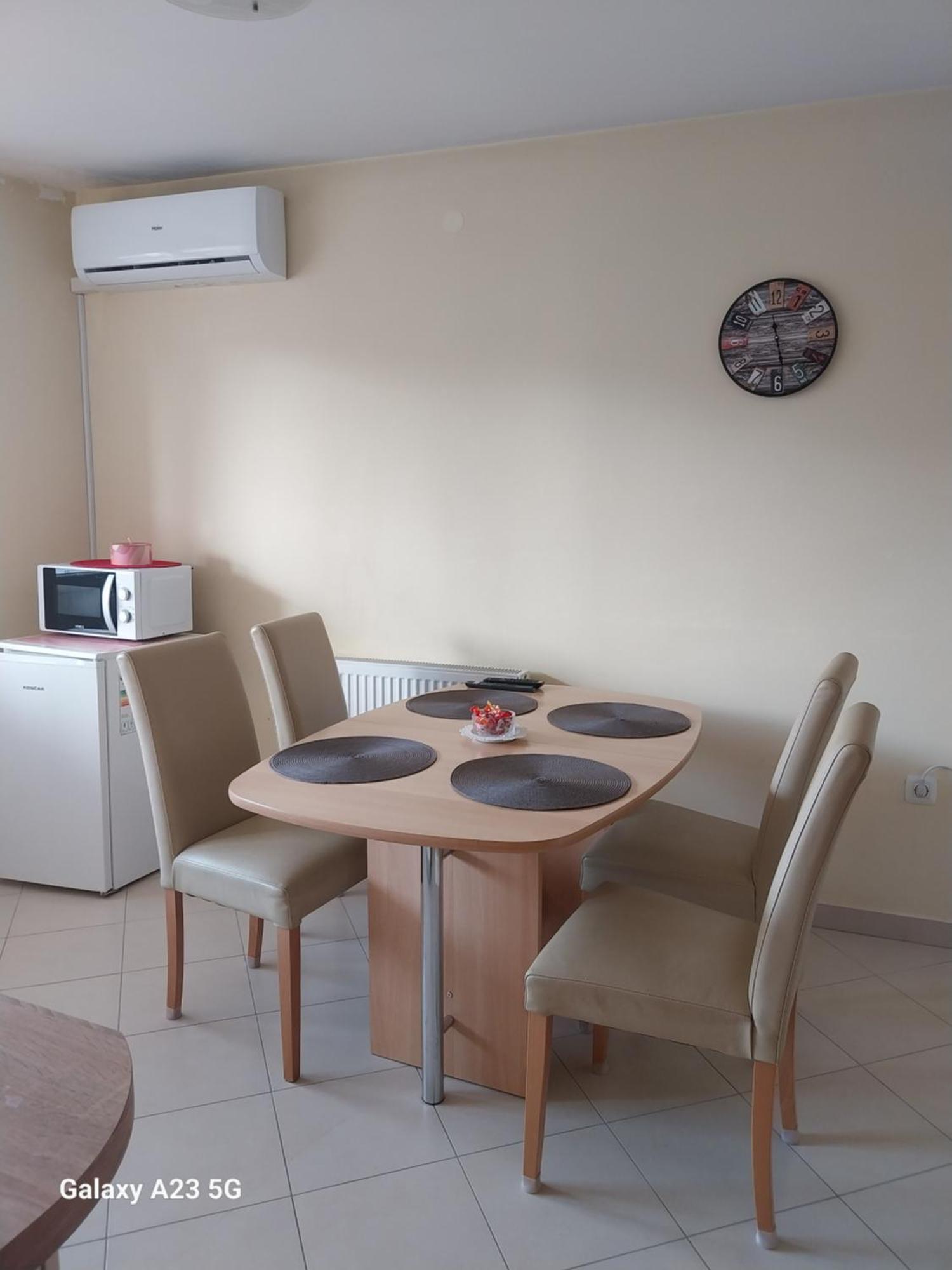 Apartman Bloom Osijek Buitenkant foto
