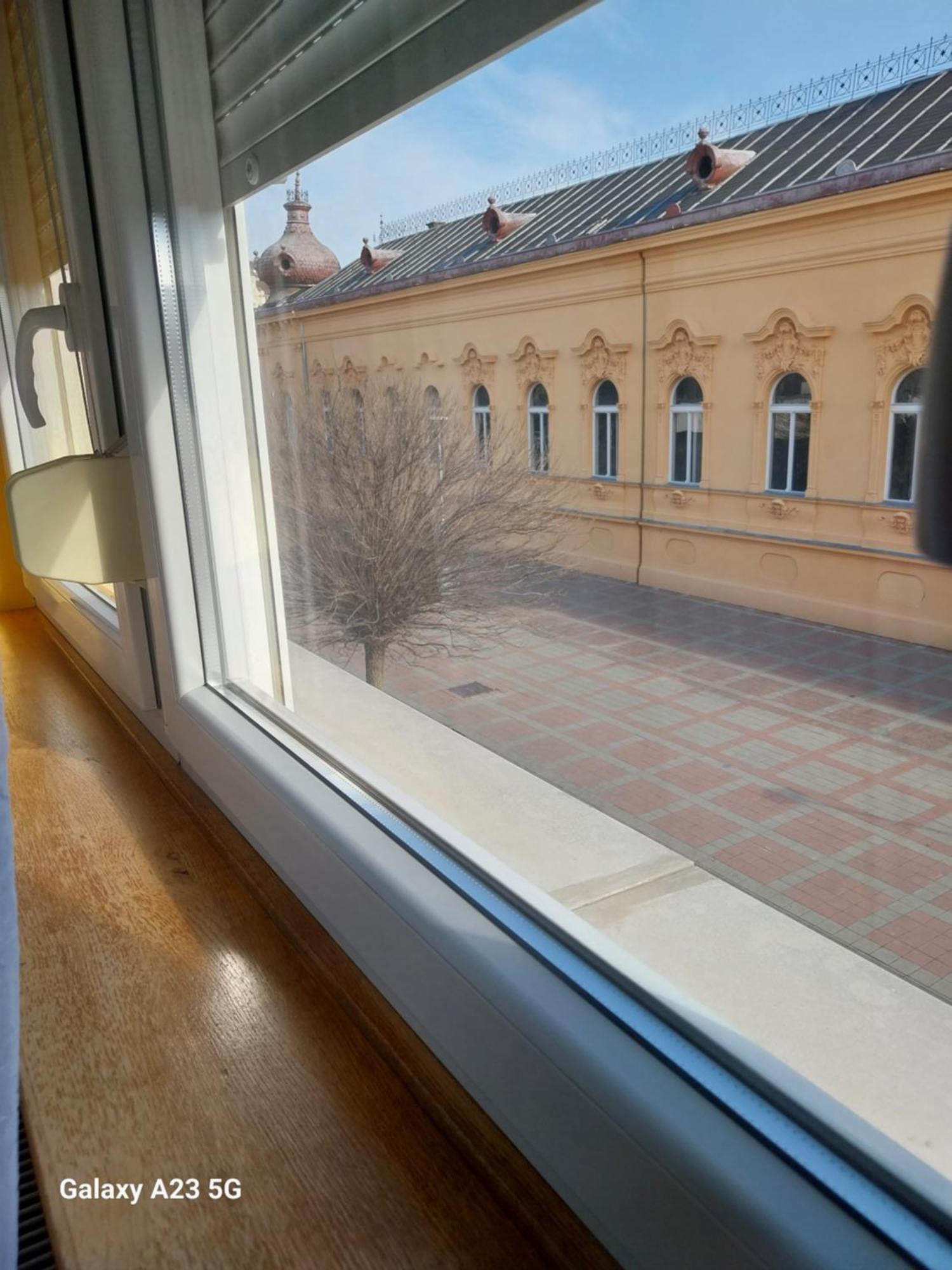 Apartman Bloom Osijek Buitenkant foto