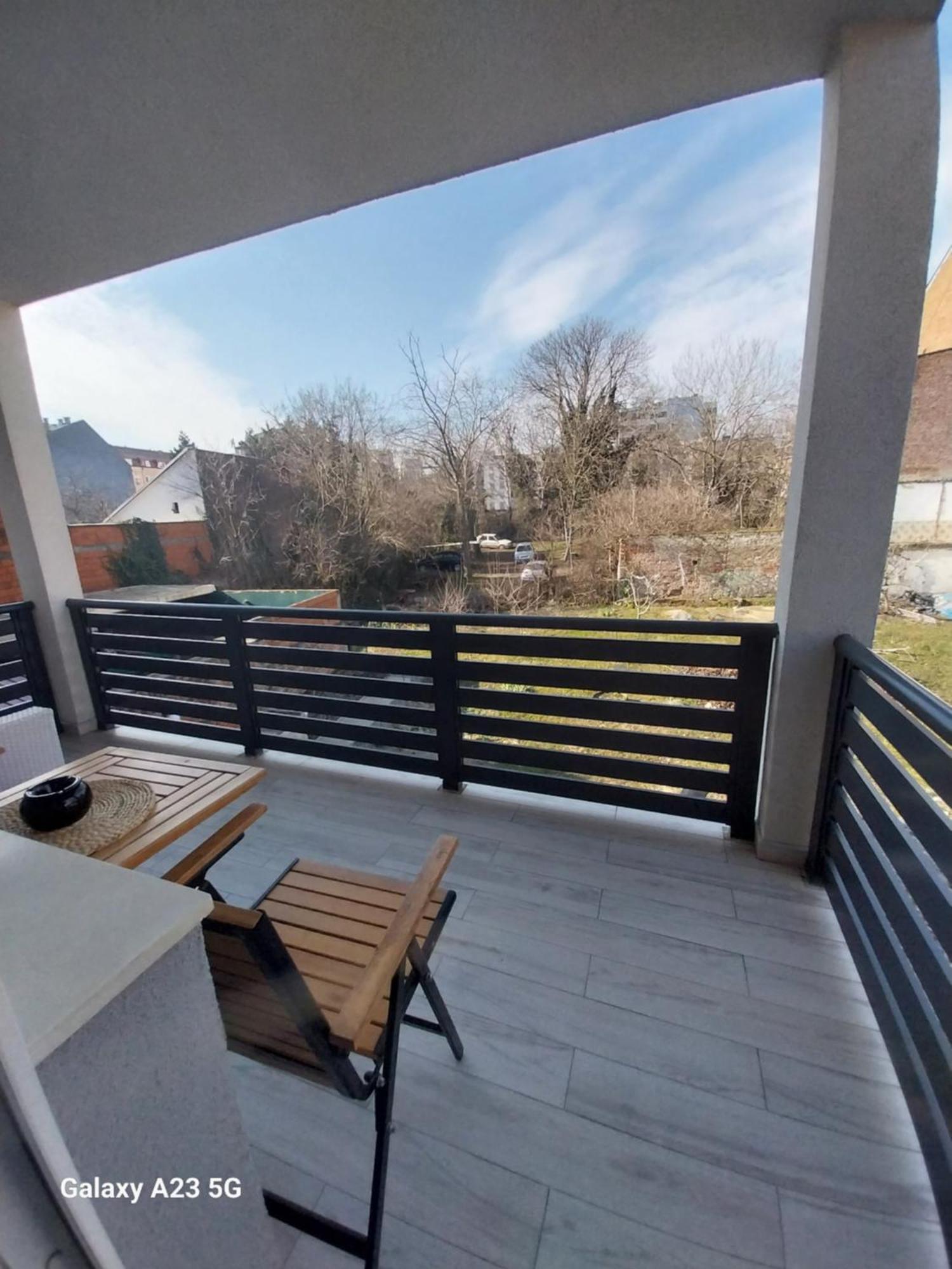 Apartman Bloom Osijek Buitenkant foto